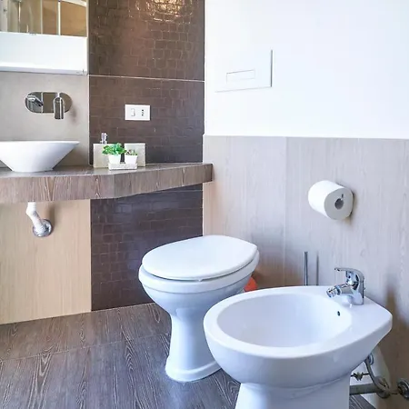 Spazio E Colore Nel Cuore Della Citta Apartment