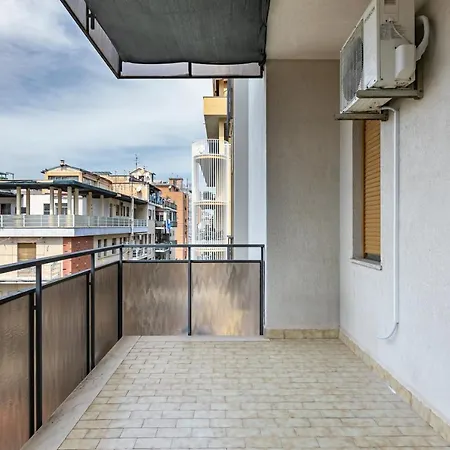 Via Liberta Roomy Apartament *