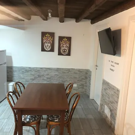 La Casetta Del Borgo Apartment *