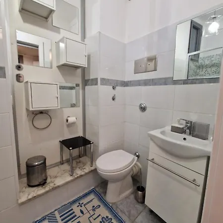 Apartment N21 *
