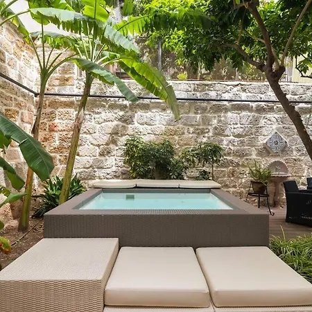 The Garden Boutique By Domusicily Apartment