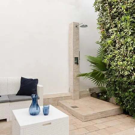 Privata A 800 Mt Dal Mare Villa Palermo