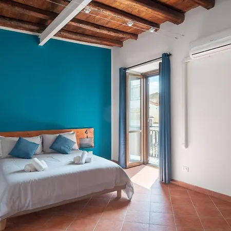 Suk Ballaro House *