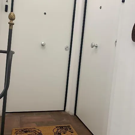 Apartment Calderai 82 1 E 2 *