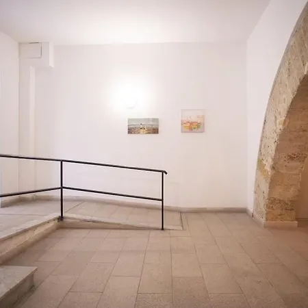 Domus Ameliae Cozy And Charming Apt At Cathedral *