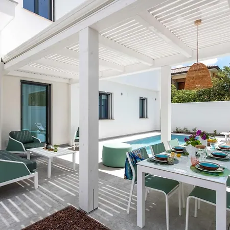 Mondello, Blu Con Piscina Willa
