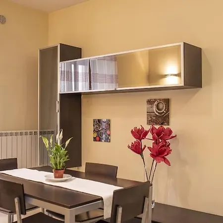 Domus Ameliae Cozy And Charming Apt At Cathedral