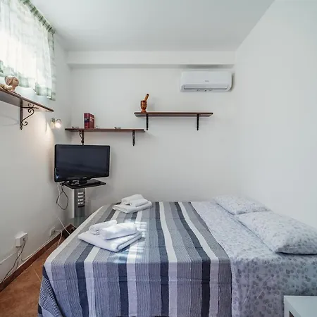Mondello House 3 Bedrooms Holiday home
