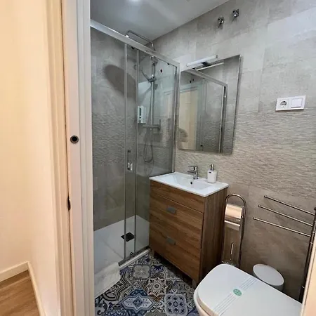 Oasis Apartment-open Minded Libertine Naturists Age 18-36 Hostal *