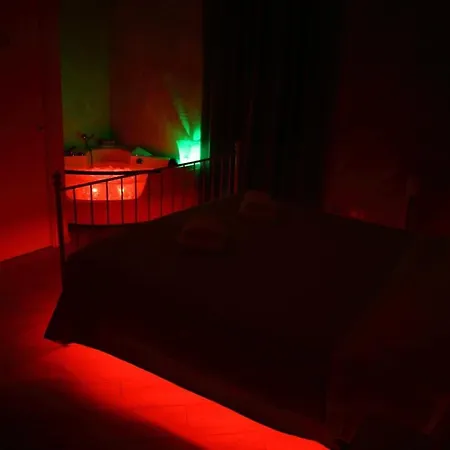 Hostal Oasis Apartment-open Minded Libertine Naturists Age 18-36 Palermo