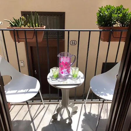 Happie Apartment