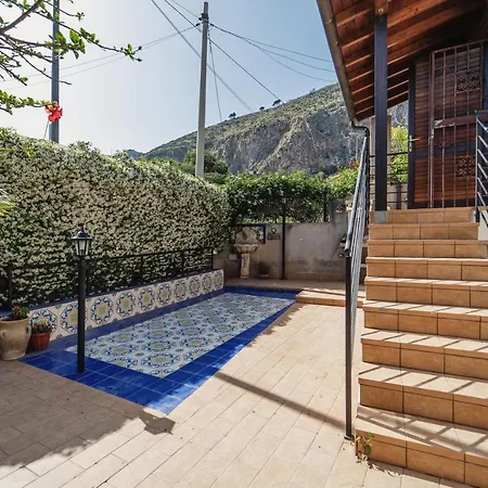 Mondello House 3 Bedrooms Holiday home *