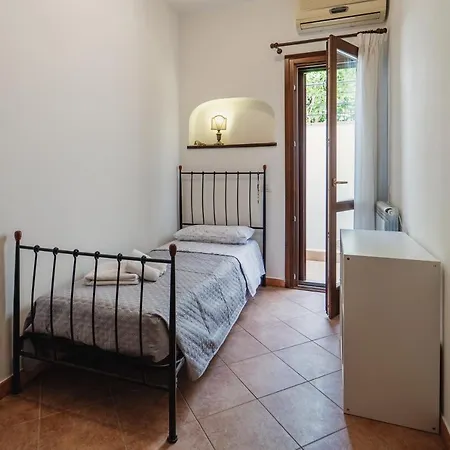 Mondello House 3 Bedrooms Holiday home