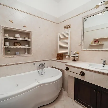 Mondello House 3 Bedrooms Holiday home *