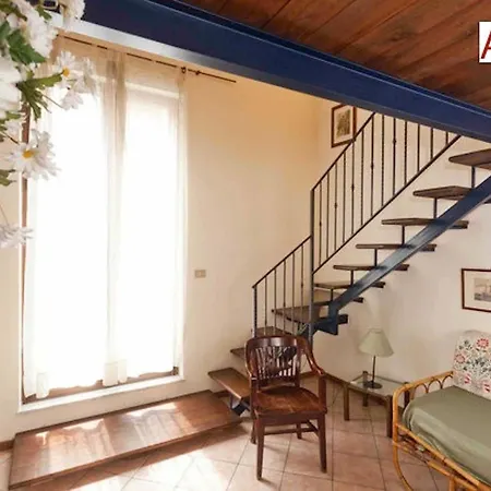 Charming Mezzanine Flat In Centre