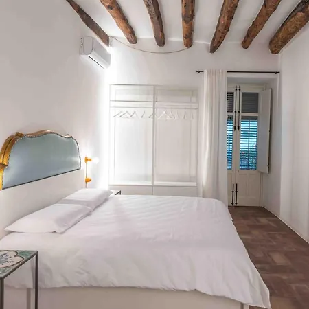Apartment Calderai 82 1 E 2 *