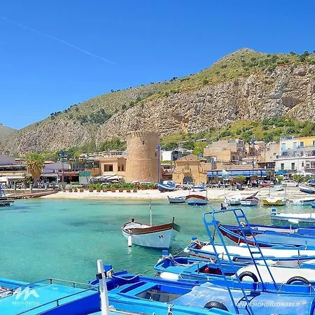 Villa Mondello, Blu Con Piscina *