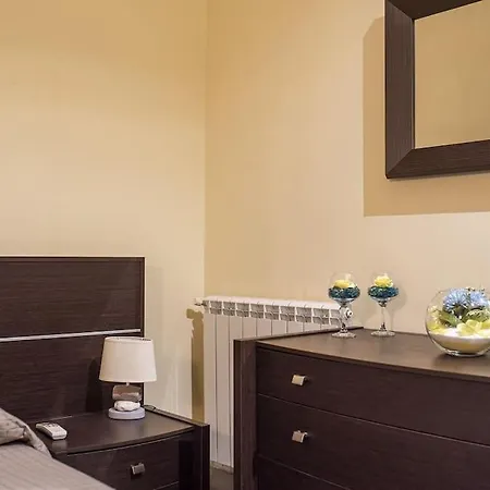 Domus Ameliae Cozy And Charming Apt At Cathedral Apartment *