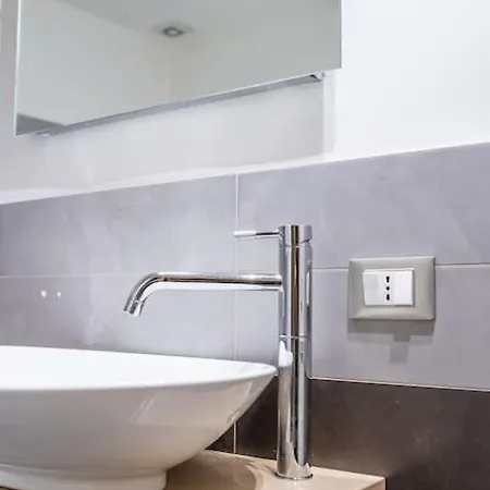 Domus Ameliae Cozy And Charming Apt At Cathedral Apartment