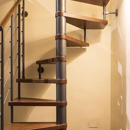Domus Ameliae Cozy And Charming Apt At Cathedral *