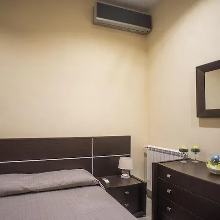 Apartment Domus Ameliae Cozy And Charming Apt At Cathedral *