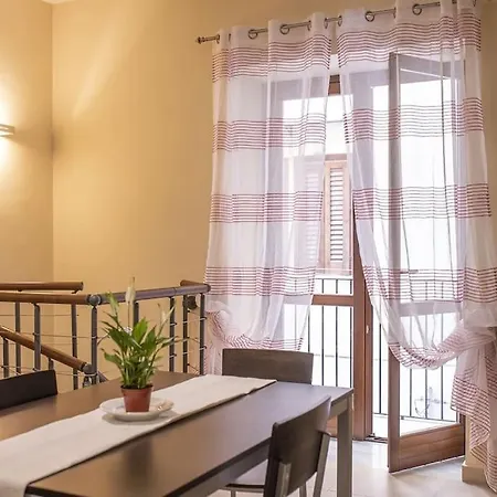 Domus Ameliae Cozy And Charming Apt At Cathedral Palermo