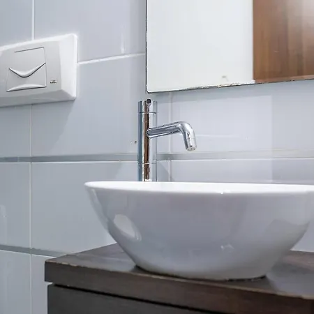 Domus Ameliae Cozy And Charming Apt At Cathedral Apartment *