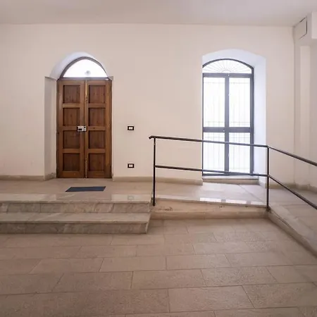 Domus Ameliae Cozy And Charming Apt At Cathedral Apartment *