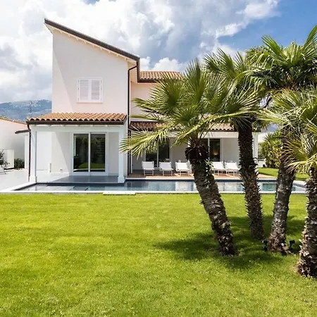 Luxury Spa Castelforte Gemini Villa