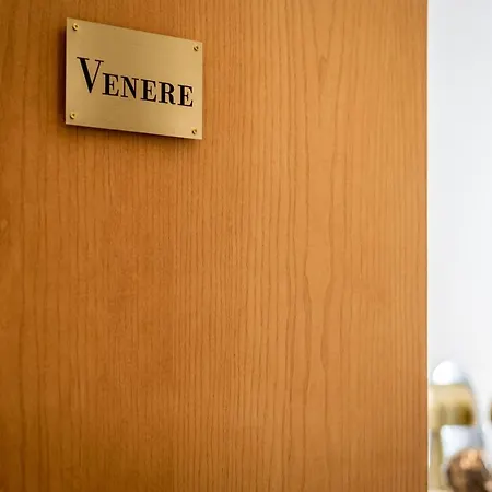 Venere - Alle Spalle Del Teatro Massimo