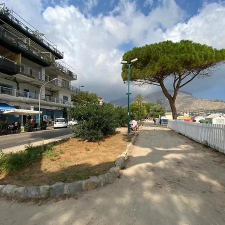 Mondello Sea House *
