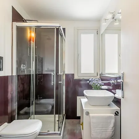 Modern With Swimming Pool Apartment *
