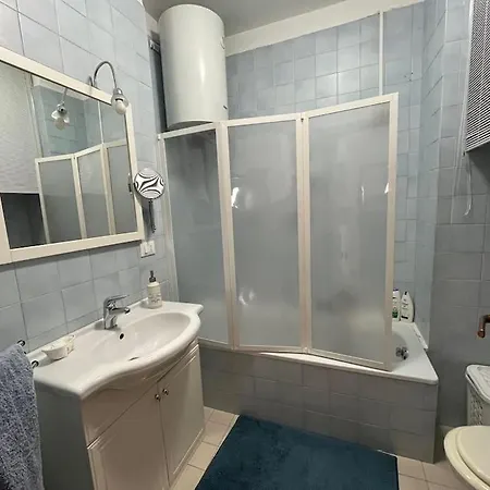 Petrocelli - A 2 Passi Dal Porto Apartment *