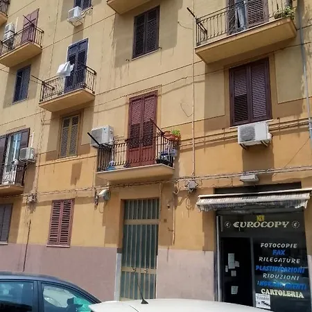 Egsicilia Near Train Station *