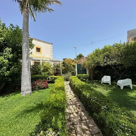 Apartment Saline - Luxury Garden Mondello *