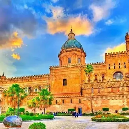 Merlo House - Inside The Historical Center Palermo