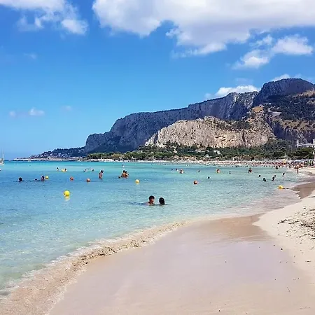 La Casa Degli Oleandri Holiday home *