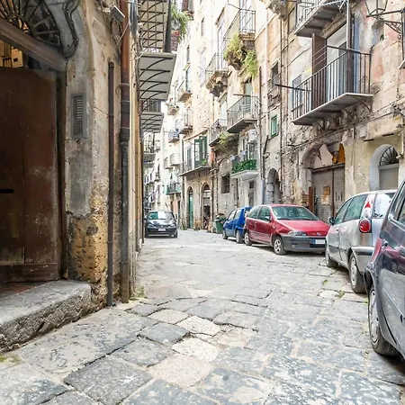 Vucciria Flat With Small Terrace Apartment *