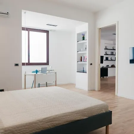 Casa Di Vetro *