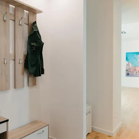 Casa Di Vetro *