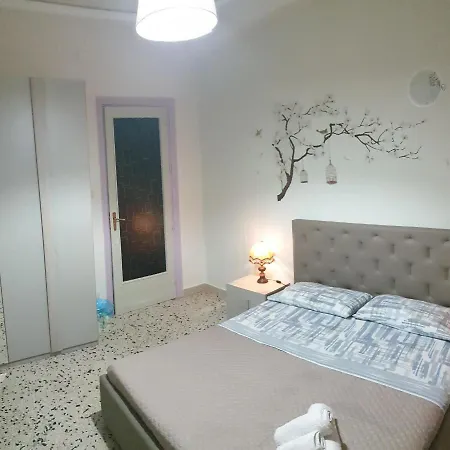 לינה וארוחת בוקר Stella Maris 4*
