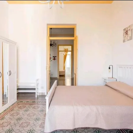Casa vacanze Merlo House - Inside The Historical Center