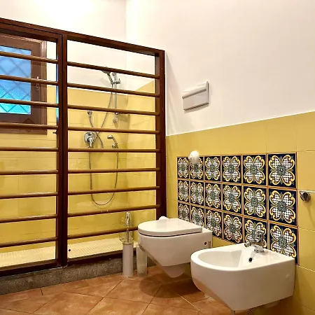 Saline - Luxury Garden Mondello Apartment Palermo