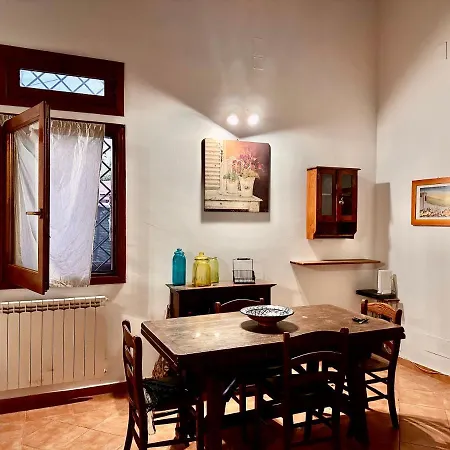Saline - Luxury Garden Mondello Apartment Palermo