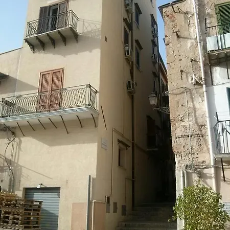 Apartment A Terrace In The Heart Of