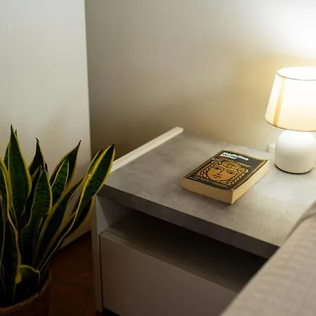 Calesi Apartment