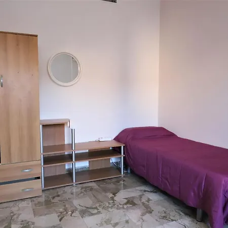 Hostel Aperitif - Happy Time - Naturist Culture Under 40 Tourists And Students - Free Bed For Volunteers *