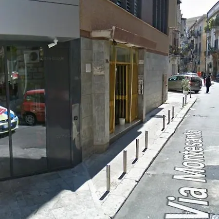 Hostel Aperitif - Happy Time - Naturist Culture Under 40 Tourists And Students - Free Bed For Volunteers Palermo