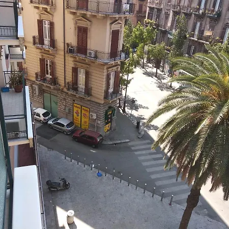 Aperitif - Happy Time - Naturist Culture Under 40 Tourists And Students - Free Bed For Volunteers