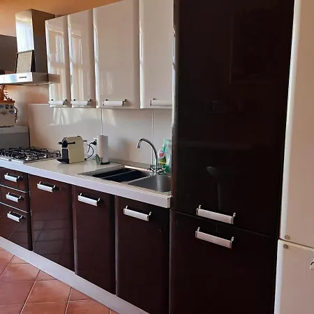 Harriets House Apartment *